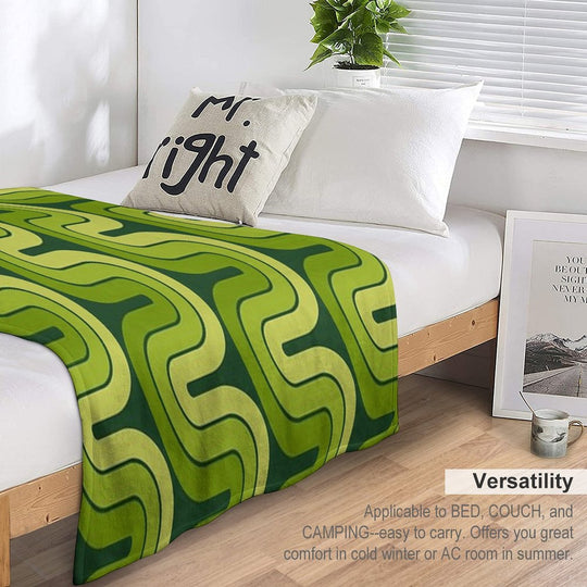 Retro Geometric Gradated Design Avocado Green Compact Throw Blanket