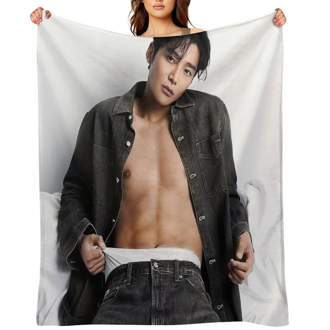 Rowoon Compact Throw Blanket