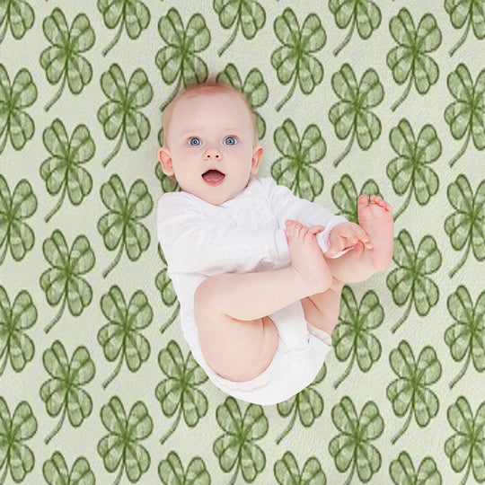 Vintage Lucky Clover Compact Throw Blanket