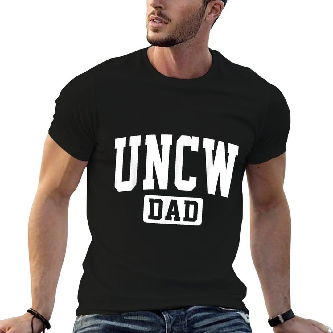 UNCW Arch Vintage Retro College Dad Father Arch Vintage  Quick-drying T-Shirt