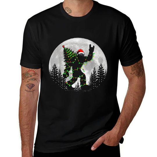 Santa Bigfoot Christmas Tree Xmas Lights Funny Sasquatch  Lightweight T-Shirt