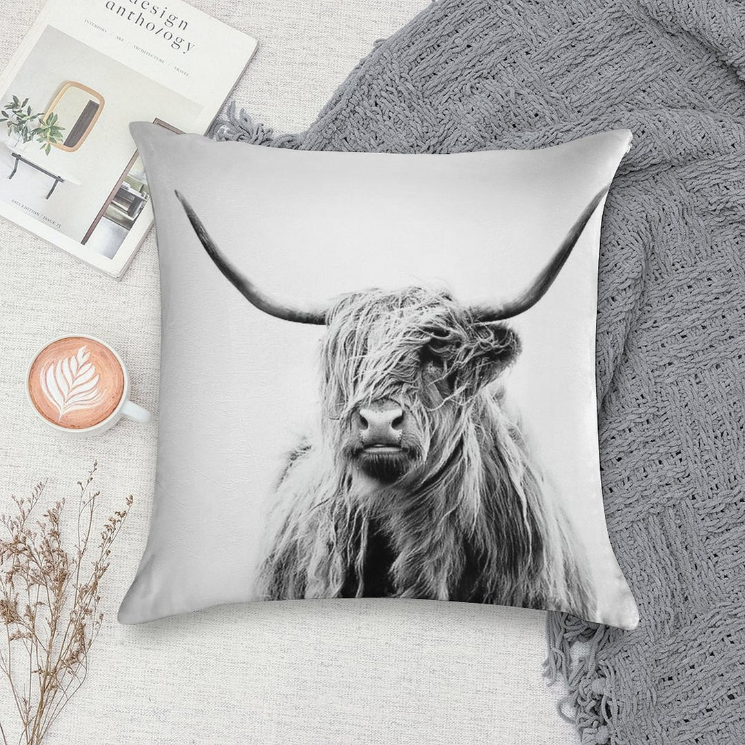 B+W Highland Cow Soft Durable Construction Throw Pillow