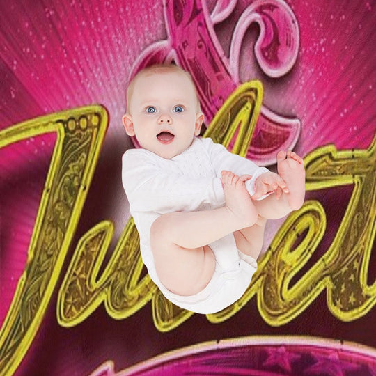 & Juliet Logo 2 Shrink-resistant Throw Blanket