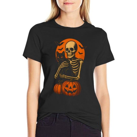 Skeleton And Cute Cat Black Kitten for Halloween Costume  Trendy Pattern T-Shirt
