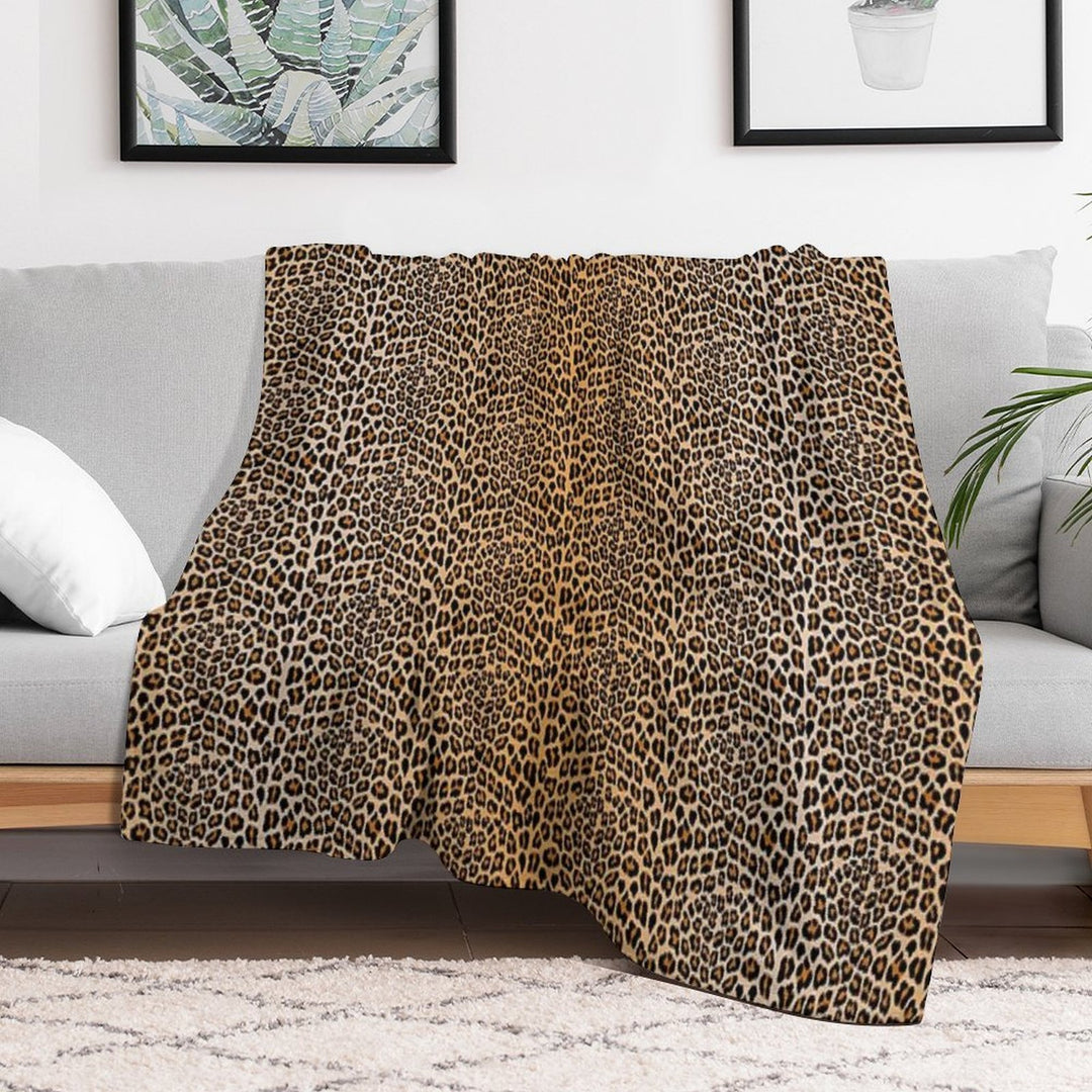 Trendy Leopard Print Aesthetic – Wild Animal Pattern Design Gift-ready Throw Blanket