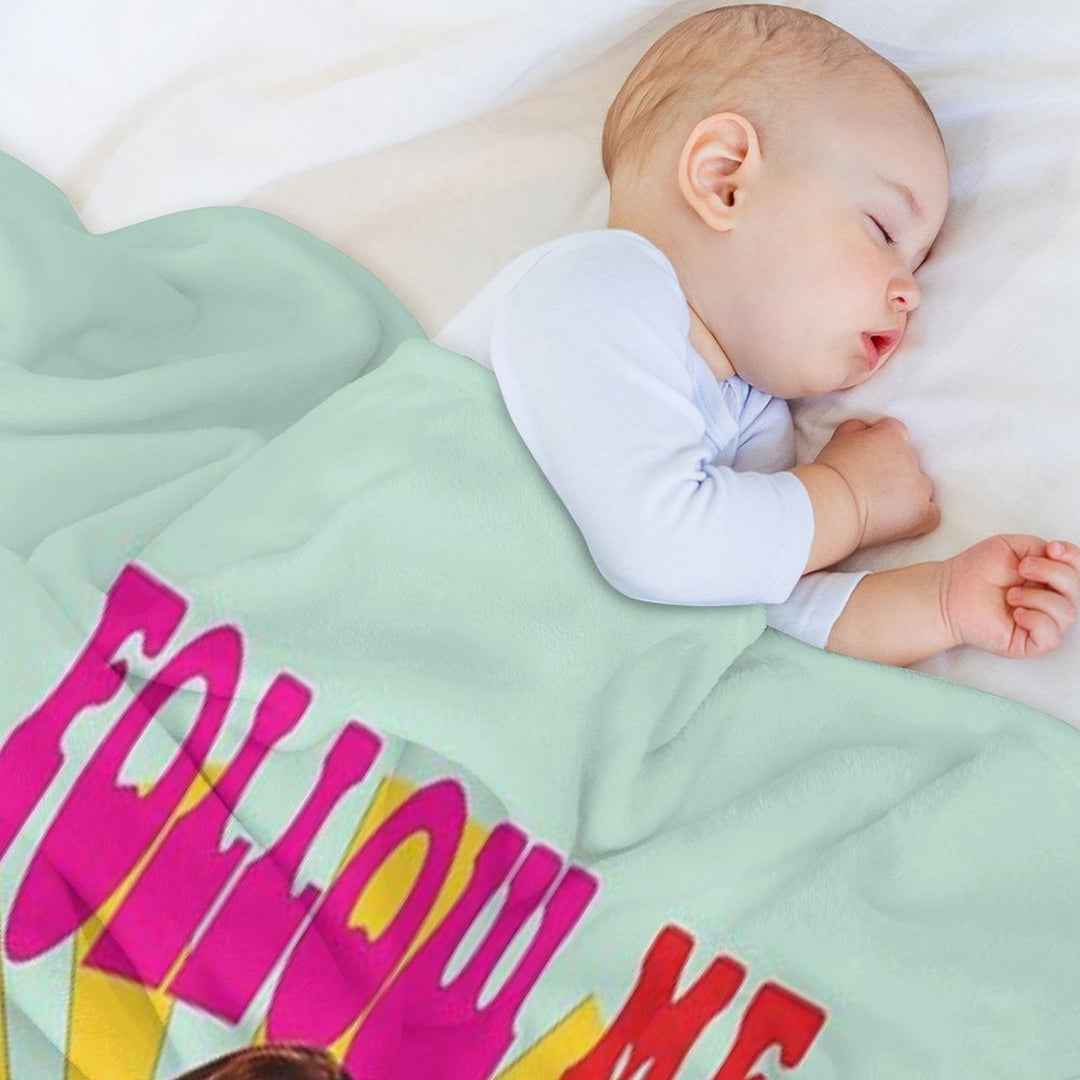 Klaus Follow Me Compact Throw Blanket