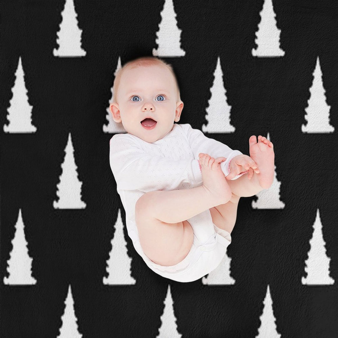 White Christmas Tree Silhouette Pattern on Black Background All-season Throw Blanket