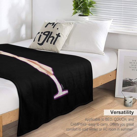 XANADU Kira Olivia Newton-John - Purple Glow Machine-washable Throw Blanket