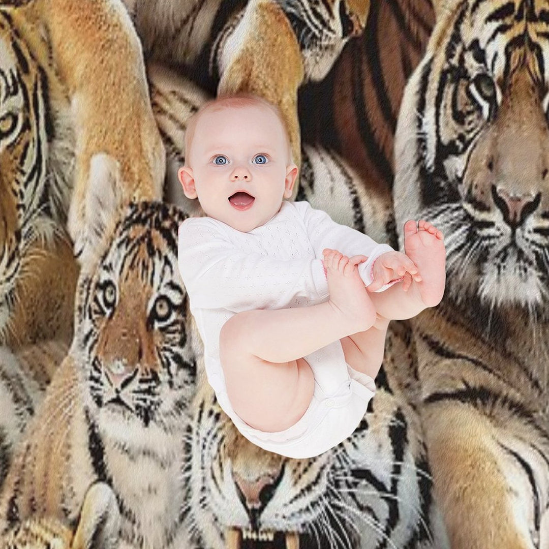 Tigers Travel-friendly Throw Blanket