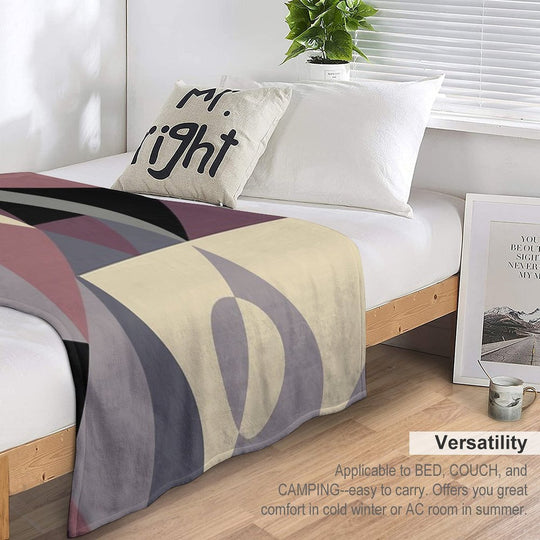 Triangulation I Lightweight Throw Blanket