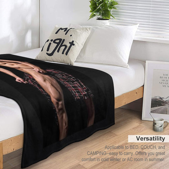 Sam Heughan Machine-washable Throw Blanket