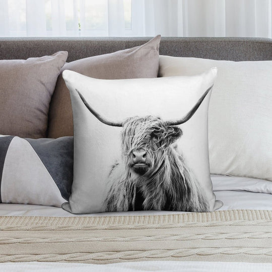 B+W Highland Cow Soft Durable Construction Throw Pillow