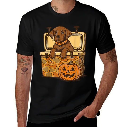 Brown Lab in Camo Cooler Pumpkin Hunting Dog Halloween  Lightweight T-Shirt