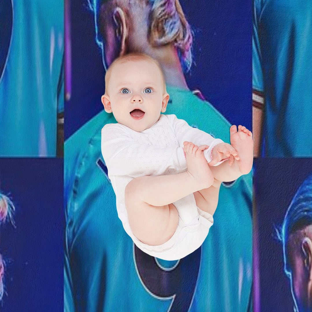 Erling Haaland Eco-conscious Throw Blanket