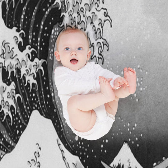 Great Wave Monochrome Shrink-resistant Throw Blanket