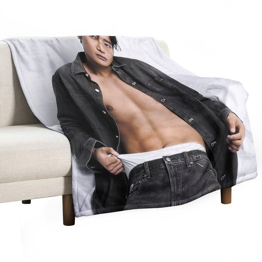 Rowoon Compact Throw Blanket