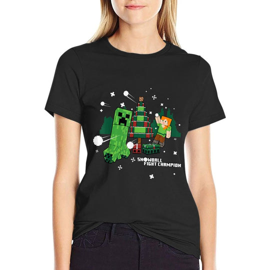 Minecraft Christmas Creeper Tree Snowball Battle  Easy-care T-Shirt