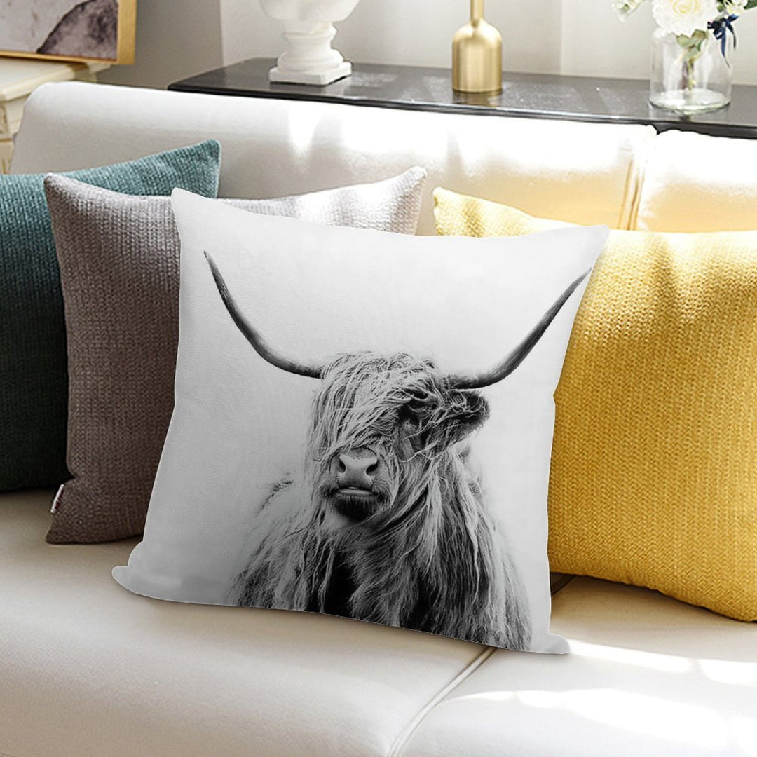 B+W Highland Cow Soft Durable Construction Throw Pillow