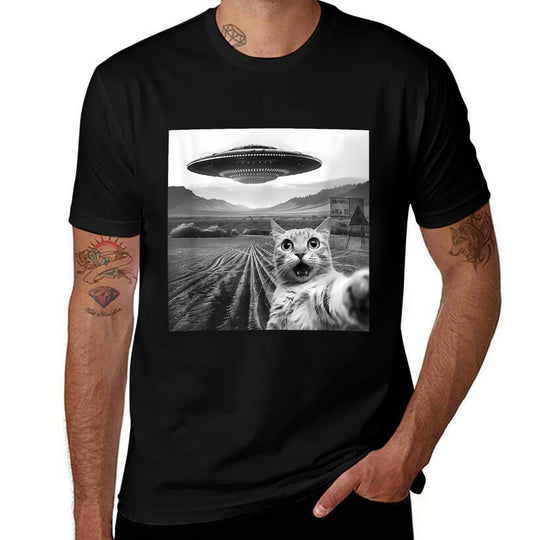 Funny Area 51 UFO Cat Selfie with Alien Cat UFOs Meme Weird  Rolled Sleeves T-Shirt